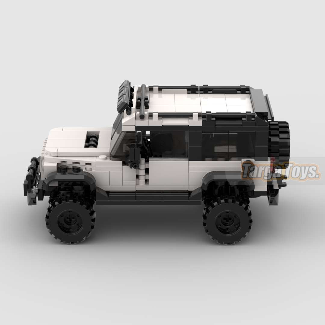 Jeep Wrangler Rubicon White made from lego building blocks