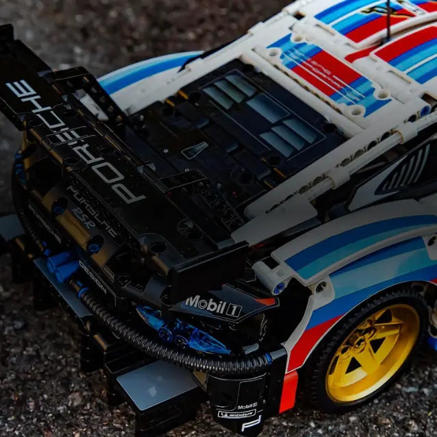  Porsche 911 RSR Lego Technic